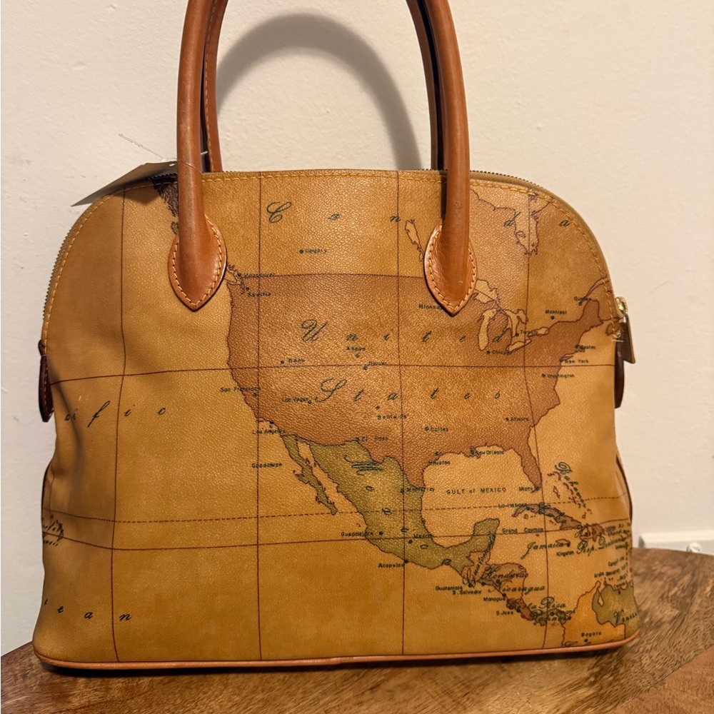🚨🚨🚨Flash sale deal $80 move quick 100% Authentic Alviero Martini Tan Map Satchel